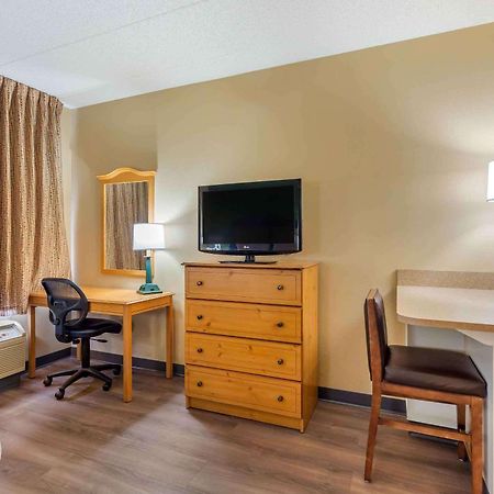 Extended Stay America Select Suites - Chicago - Lombard - Oakbrook Окбрук Террас Экстерьер фото