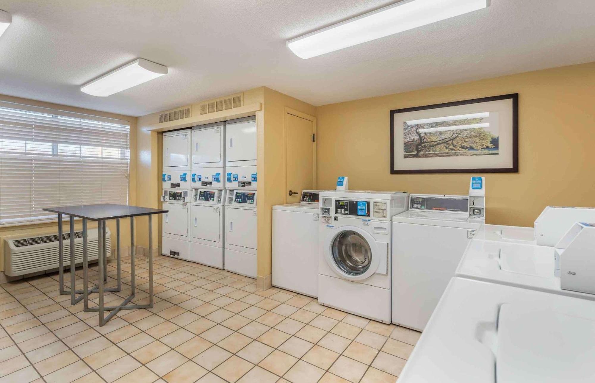 Extended Stay America Select Suites - Chicago - Lombard - Oakbrook Окбрук Террас Экстерьер фото
