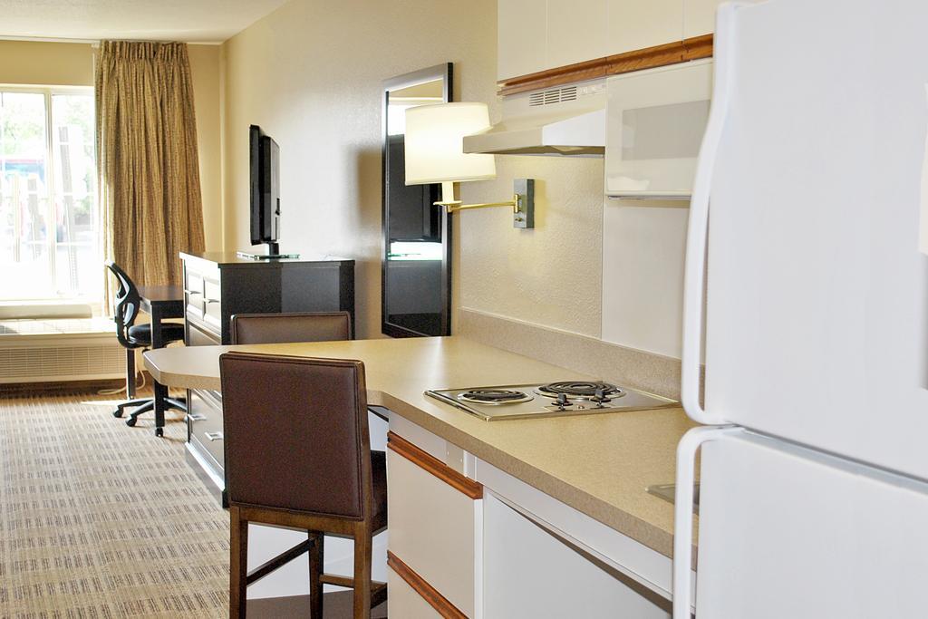 Extended Stay America Select Suites - Chicago - Lombard - Oakbrook Окбрук Террас Экстерьер фото