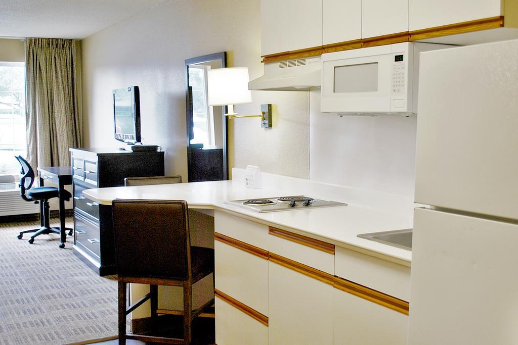 Extended Stay America Select Suites - Chicago - Lombard - Oakbrook Окбрук Террас Экстерьер фото
